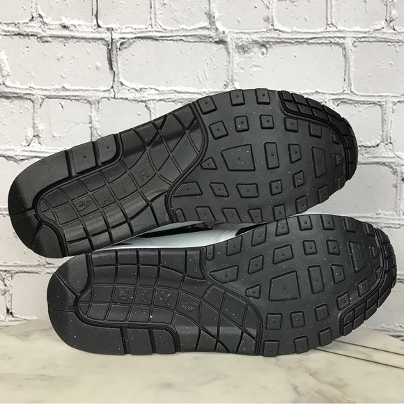 Nike Air Max 1 Men’s White Black Pure Platinum Sporty Style Sneaker Size 10 - Picture 6 of 12